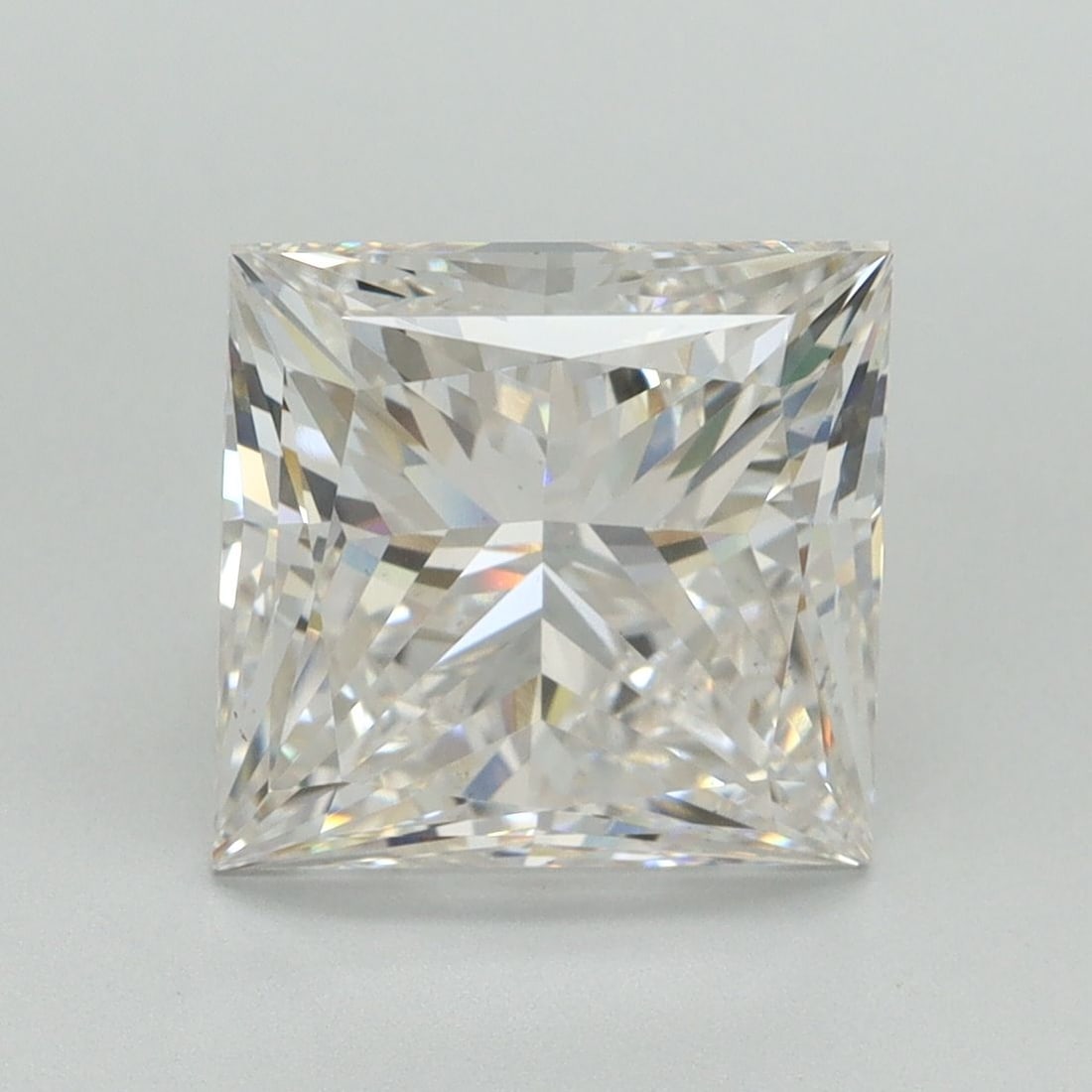 Loose Diamond - PRINCESS 4.15ct F VS2: Loose Diamond - PRINCESS 4.15ct F VS2 Source: This is a real non-mined Diamond that has been grown in a lab Shape: PRINCESS Carats: 4.15 Color: F Clarity: VS2 Certification: NONE Video: