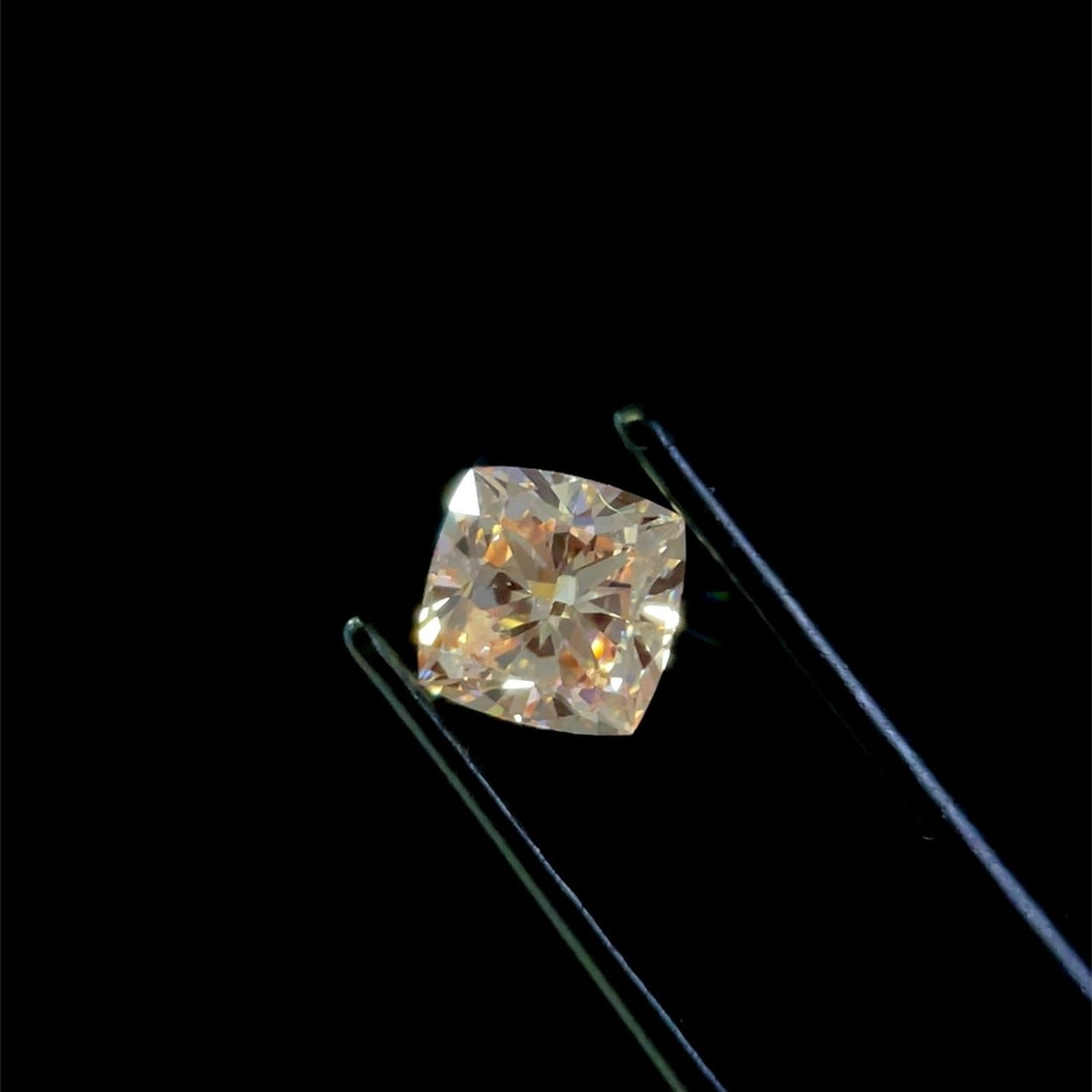 Loose Diamond - CUSHION BRILLIANT 1.59ct Fancy Intense Pink VVS2: Loose Diamond - CUSHION BRILLIANT 1.59ct Fancy Intense Pink VVS2 Source: This is a real non-mined Diamond that has been grown in a lab Shape: CUSHION BRILLIANT Carats: 1.59 Color: Fancy Intense Pink C