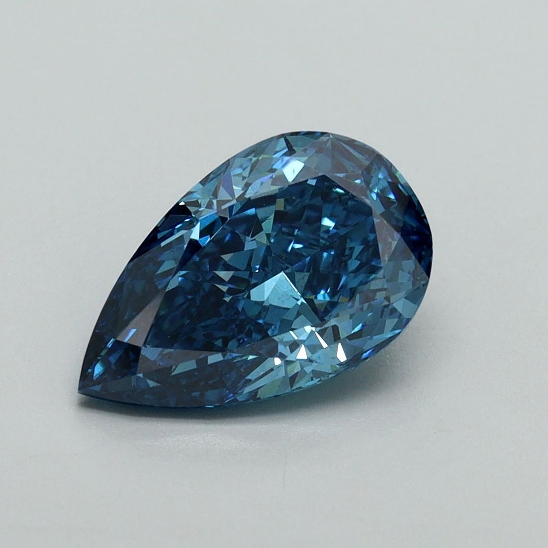 Loose Diamond - PEAR 2.0ct Fancy Vivid Blue SI1: Loose Diamond - PEAR 2.0ct Fancy Vivid Blue SI1 Source: This is a real non-mined Diamond that has been grown in a lab Shape: PEAR Carats: 2.0 Color: Fancy Vivid Blue Certification: IGI Video: