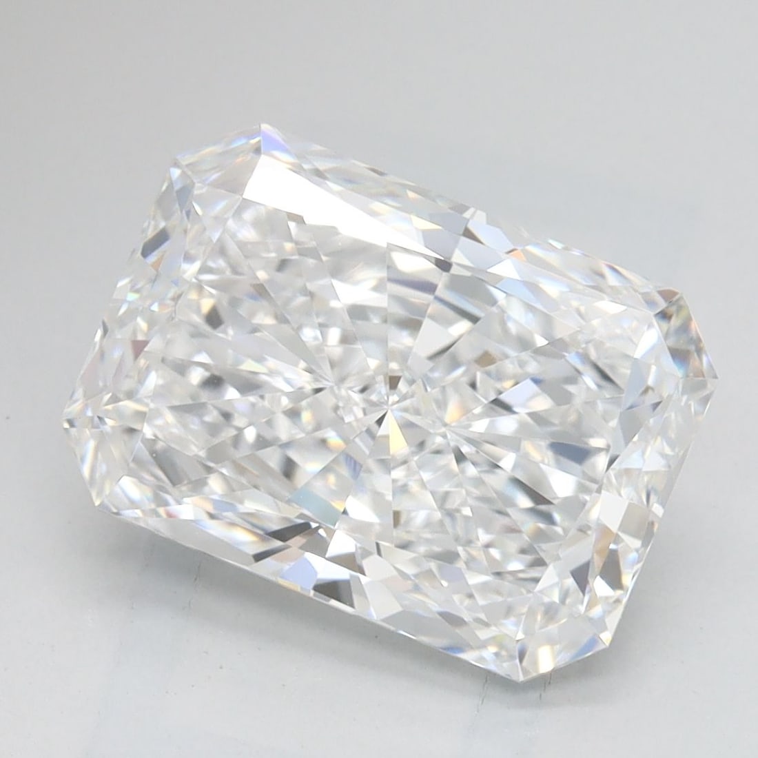 Loose Diamond - RADIANT 3.01ct D IF: Loose Diamond - RADIANT 3.01ct D IF Source: This is a real non-mined Diamond that has been grown in a lab Shape: RADIANT Carats: 3.01 Color: D Clarity: IF Certification: IGI Video: