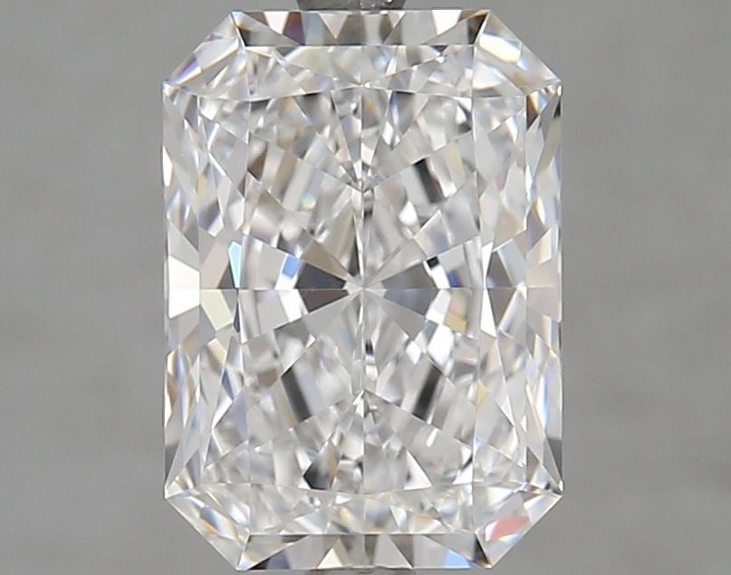Loose Diamond - RADIANT 2.83ct D VVS1: Loose Diamond - RADIANT 2.83ct D VVS1 Source: This is a real non-mined Diamond that has been grown in a lab Shape: RADIANT Carats: 2.83 Color: D Clarity: VVS1 Certification: IGI Video: