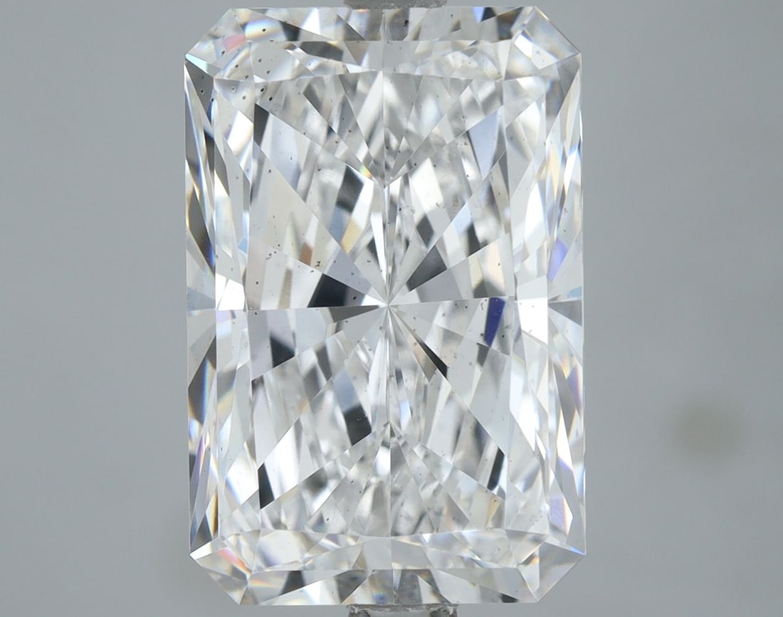 Loose Diamond - RADIANT 5.01ct E SI1: Loose Diamond - RADIANT 5.01ct E SI1 Source: This is a real non-mined Diamond that has been grown in a lab Shape: RADIANT Carats: 5.01 Color: E Clarity: SI1 Certification: IGI Video: Video Link