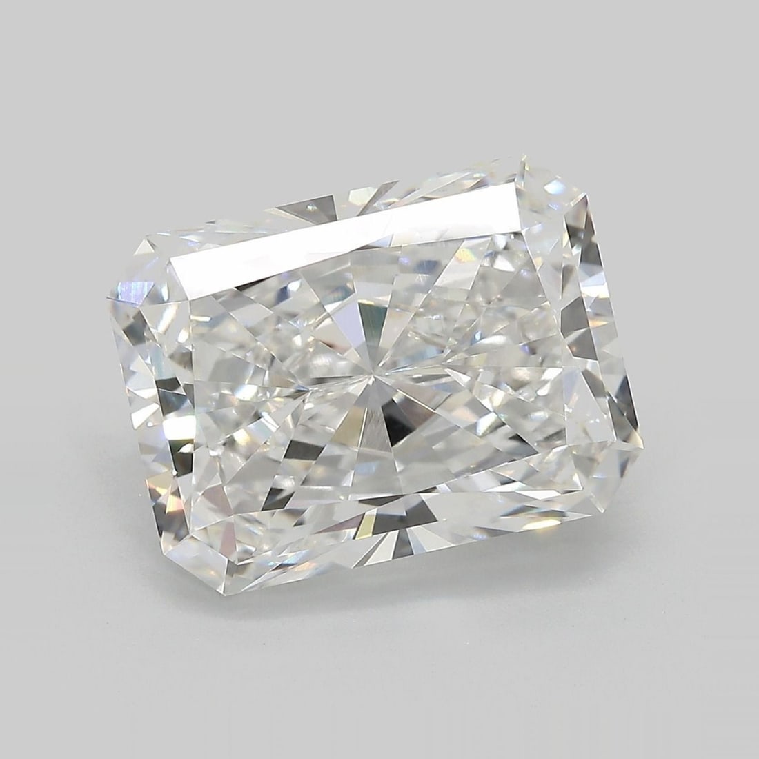 Loose Diamond - RADIANT 8.07ct E VVS2: Loose Diamond - RADIANT 8.07ct E VVS2 Source: This is a real non-mined Diamond that has been grown in a lab Shape: RADIANT Carats: 8.07 Color: E Clarity: VVS2 Certification: IGI Video: