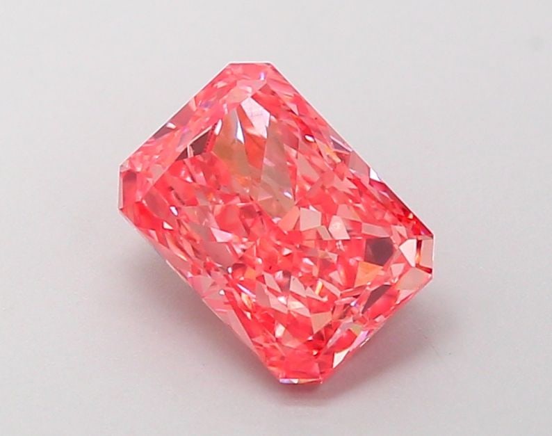 Loose Diamond - RADIANT 1.52ct Fancy Vivid Pink VS2: Loose Diamond - RADIANT 1.52ct Fancy Vivid Pink VS2 Source: This is a real non-mined Diamond that has been grown in a lab Shape: RADIANT Carats: 1.52 Color: Fancy Vivid Pink Certification: IGI Video: