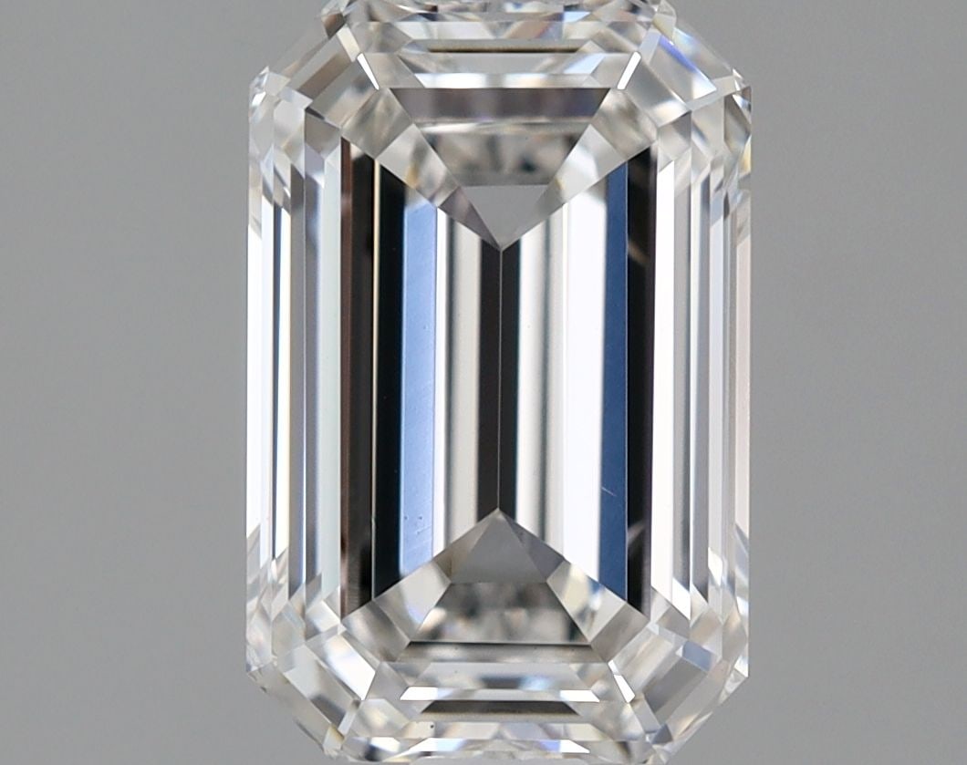 Loose Diamond - EMERALD 1.7ct G VS1: Loose Diamond - EMERALD 1.7ct G VS1 Source: This is a real non-mined Diamond that has been grown in a lab Shape: EMERALD Carats: 1.7 Color: G Clarity: VS1 Certification: IGI Video: