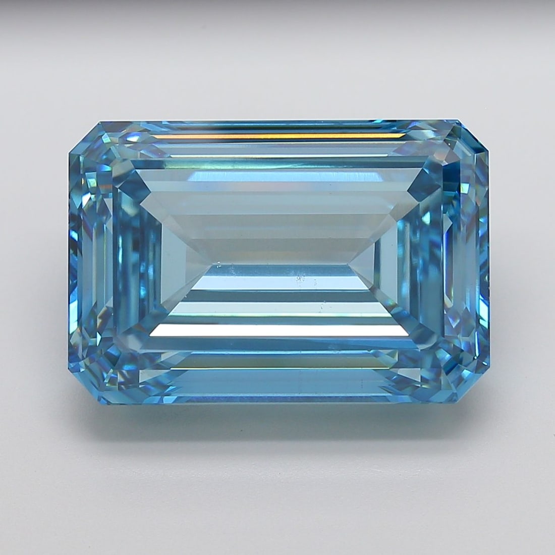 Loose Diamond - EMERALD 32.17ct Fancy Vivid Blue VS2: Loose Diamond - EMERALD 32.17ct Fancy Vivid Blue VS2 Source: This is a real non-mined Diamond that has been grown in a lab Shape: EMERALD Carats: 32.17 Color: Fancy Vivid Blue Certification: IGI Video