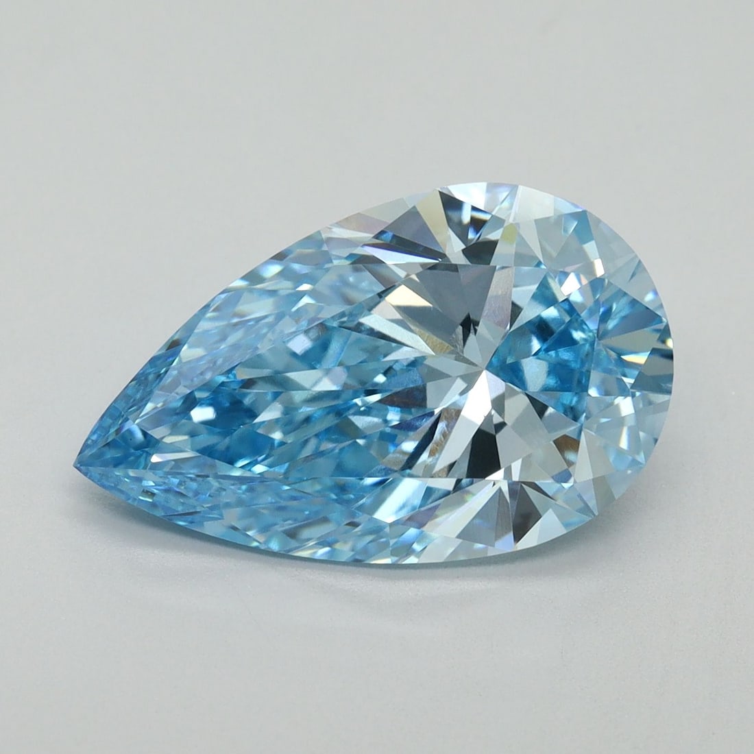 Loose Diamond - PEAR 5.05ct Fancy Vivid Blue VVS2: Loose Diamond - PEAR 5.05ct Fancy Vivid Blue VVS2 Source: This is a real non-mined Diamond that has been grown in a lab Shape: PEAR Carats: 5.05 Color: Fancy Vivid Blue Certification: IGI Video: