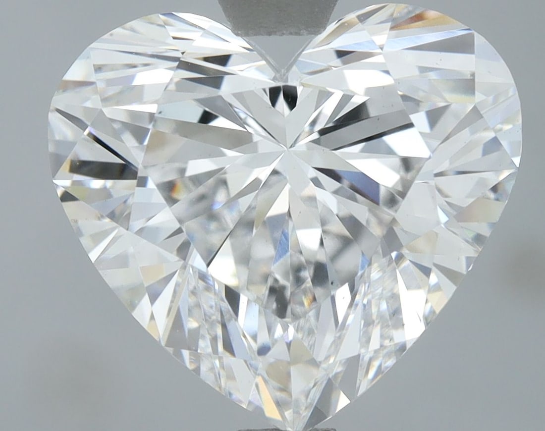 Loose Diamond - HEART 3.54ct D VS1: Loose Diamond - HEART 3.54ct D VS1 Source: This is a real non-mined Diamond that has been grown in a lab Shape: HEART Carats: 3.54 Color: D Clarity: VS1 Certification: IGI Video: