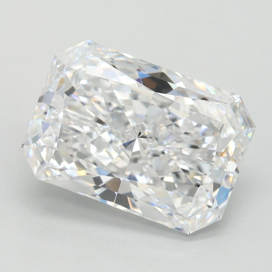 Loose Diamond - RADIANT 3.19ct D IF: Loose Diamond - RADIANT 3.19ct D IF Source: This is a real non-mined Diamond that has been grown in a lab Shape: RADIANT Carats: 3.19 Color: D Clarity: IF Certification: IGI Video: