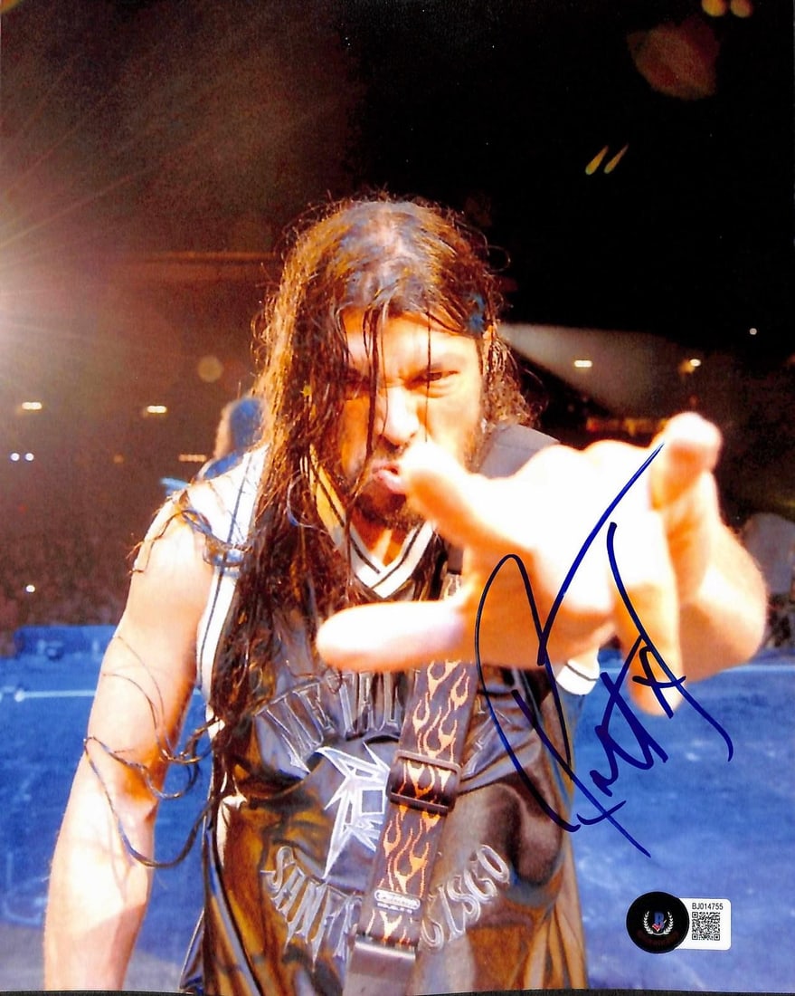 Signed 8x10 Concert Photo Robert Trujillo Beckett Authenticated (1 of 1)