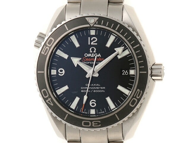 OMEGA Planet Ocean Seamaster Men's Wristwatch 232.30.42.21.01.001: OMEGA Planet Ocean Seamaster Men's Wristwatch 232.30.42.21.01.001 This is a pre-owned OMEGA Seamaster Planet Ocean 232.30.42.21.01.001 men's wristwatch. Made in Switzerland, this timepiece is designed