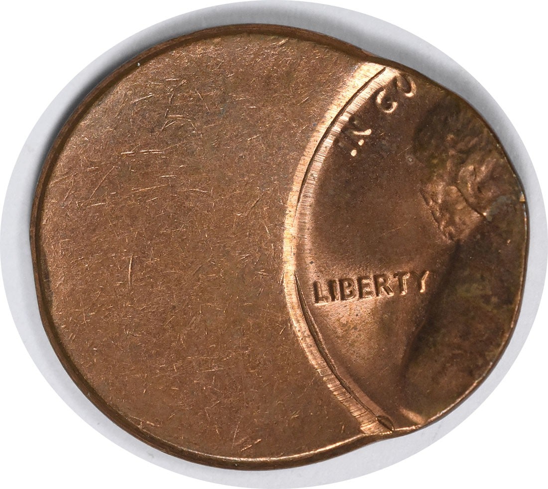 Lincoln Memorial Saddle Strike Copper Cent Choice BU Uncirculated Uncertified: Lincoln Memorial Saddle Strike Copper Cent Choice BU Uncirculated Uncertified This Lincoln Memorial cent features a saddle strike error and is composed of copper. It is in choice brilliant uncirculate