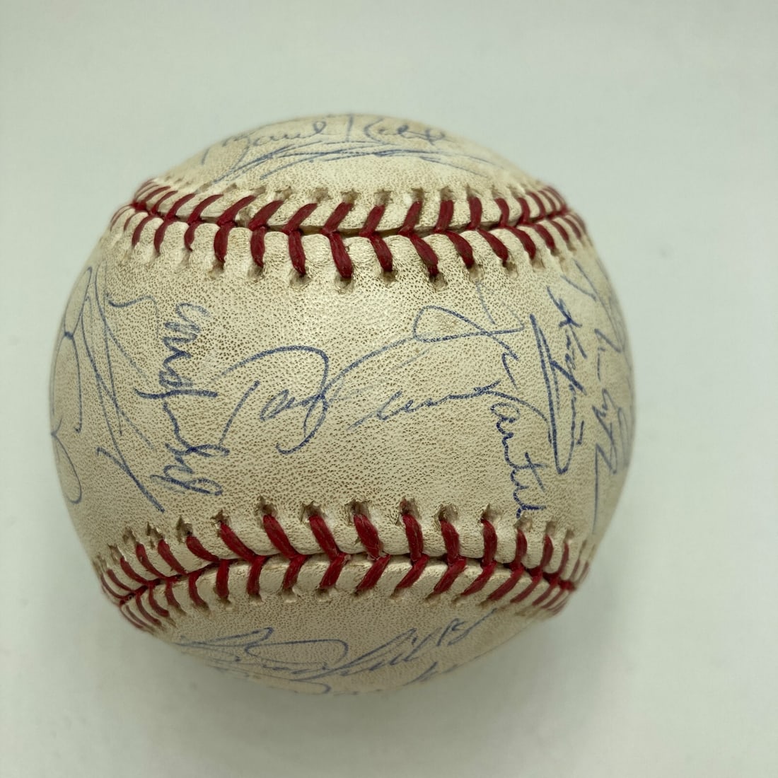 2004 Red Sox World Series team signed game used MLB baseball JSA COA: 2004 Red Sox World Series team signed game used MLB baseball JSA COA This is an official Major League Baseball that was used in a game and signed by the 2004 Boston Red Sox World Series Championship t