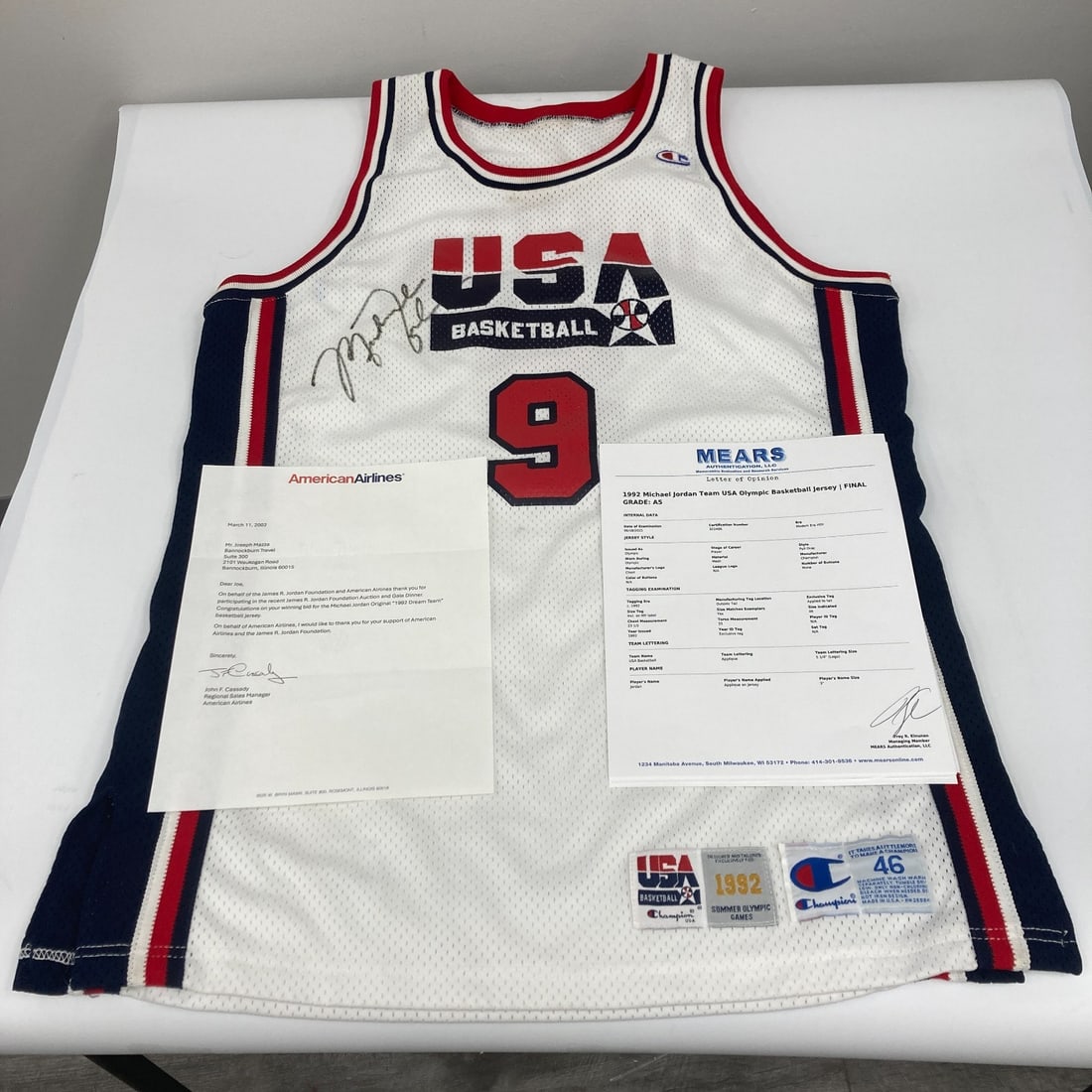 Michael Jordan Signed 1992 Dream Team Jersey PSA DNA MEARS: Michael Jordan Signed 1992 Dream Team Jersey PSA DNA MEARS Offered is a rare Michael Jordan signed jersey from his iconic participation with the 1992 United States "Dream Team" at the Summer Olympics 