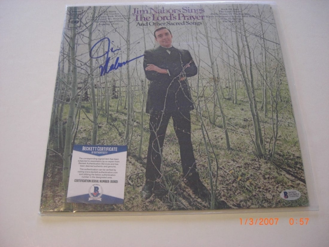 Signed Jim Nabors LP Album with Beckett COA Gomer Pyle Autograph: Signed Jim Nabors LP Album with Beckett COA Gomer Pyle Autograph This is a pre-owned original LP record album signed by Jim Nabors, known for his portrayal of Gomer Pyle and his singing career. The it