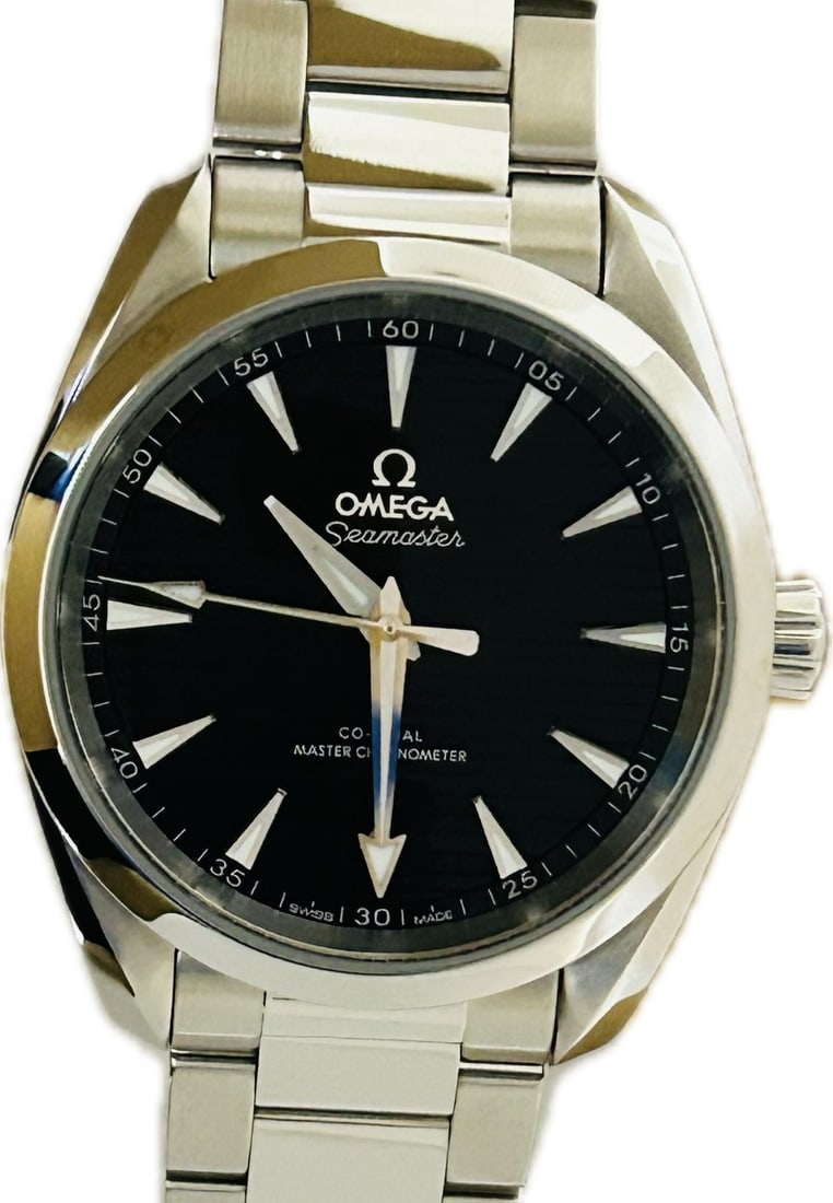 OMEGA Aqua Terra 150M Men's Wristwatch 220.10.38.20.01.001: OMEGA Aqua Terra 150M Men's Wristwatch 220.10.38.20.01.001 This is a pre-owned OMEGA Seamaster Aqua Terra 150M men's wristwatch, model 220.10.38.20.01.001. Crafted in Switzerland, this timepiece is kn