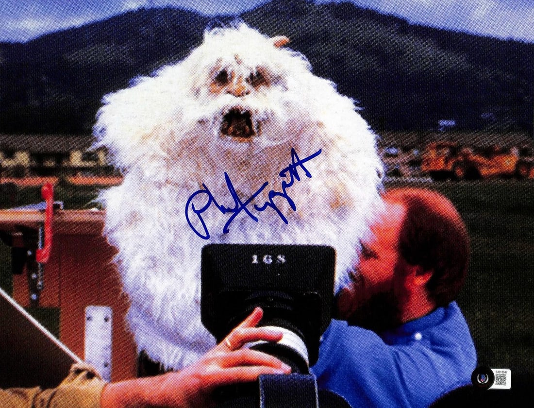 Beckett Authenticated Phil Tippett Taun Taun Behind the Scenes 11x14 Photo: Beckett Authenticated Phil Tippett Taun Taun Behind the Scenes 11x14 Photo This 11x14 behind-the-scenes photograph captures Phil Tippett assisting in filming close-ups for the Taun Taun during the pro