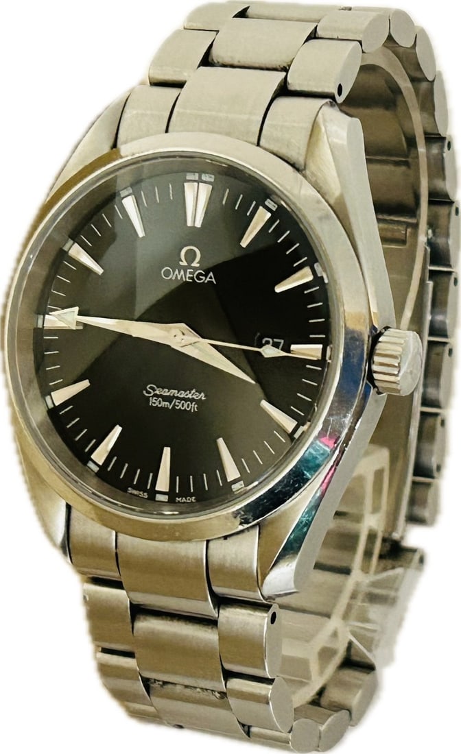 Omega Seamaster Aqua Terra Black Stainless Steel Men's Wristwatch: Omega Seamaster Aqua Terra Black Stainless Steel Men's Wristwatch This Omega Aqua Terra 150M Seamaster men's wristwatch features a sleek black design with a stainless steel case and bracelet. Crafted 