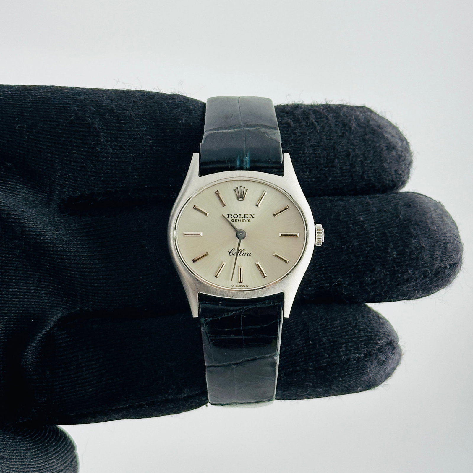 Ladies Rolex Cellini 3802 9 Silver Stick Dial Leather Strap: Ladies Rolex Cellini 3802 9 Silver Stick Dial Leather Strap This Rolex Cellini features a refined silver stick dial complemented by a smooth bezel and is presented on a leather bracelet. Designed for 