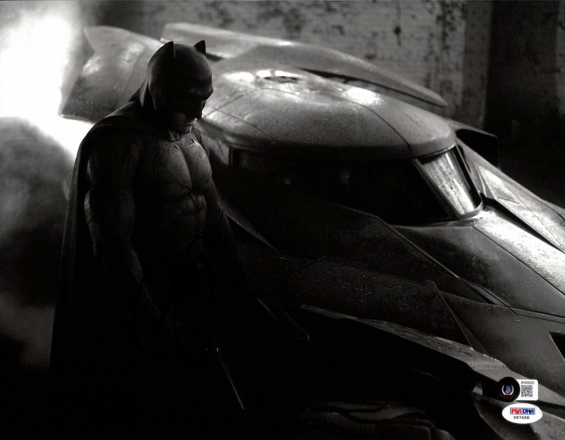 11x14 Ben Affleck signed Batman photo Beckett authenticated: 11x14 Ben Affleck signed Batman photo Beckett authenticated This 11x14 photograph features a clear, hand-signed autograph by Ben Affleck, known for his portrayal of Batman in the Justice League film. 