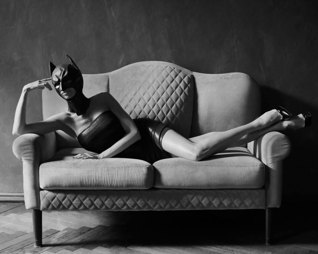 Meaw 3 Black and White Photography 31.5 x 39 by Olha Stepanian Limited Edition 1/3: Meaw 3 Black and White Photography 31.5 x 39 by Olha Stepanian Limited Edition 1/3 "Meaw 3" is a stunning piece of black and white photography by Olha Stepanian, measuring 31.5" x 39". This contempora