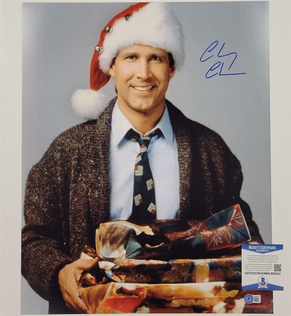 Beckett authenticated Chevy Chase 16x20 signed photograph Christmas Vacation (1 of 1)