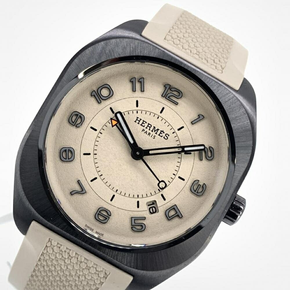Hermes H08 Hodinkee Limited Edition Titanium 39mm Automatic Watch: Hermes H08 Hodinkee Limited Edition Titanium 39mm Automatic Watch This is a pre-owned Hermes H08 Hodinkee Limited Edition SP1.743 wristwatch, crafted with a titanium case and featuring an automatic me