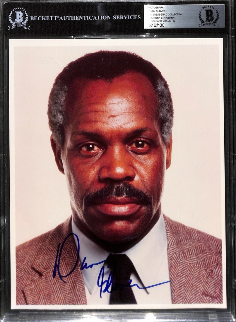 Danny Glover Signed 8x10 Photo Predator 2 Beckett Authenticated Grade 10: Danny Glover Signed 8x10 Photo Predator 2 Beckett Authenticated Grade 10 This stunning autographed 8x10 color photograph features Danny Glover, known for his role as Lt. Mike Harrigan in the iconic mo