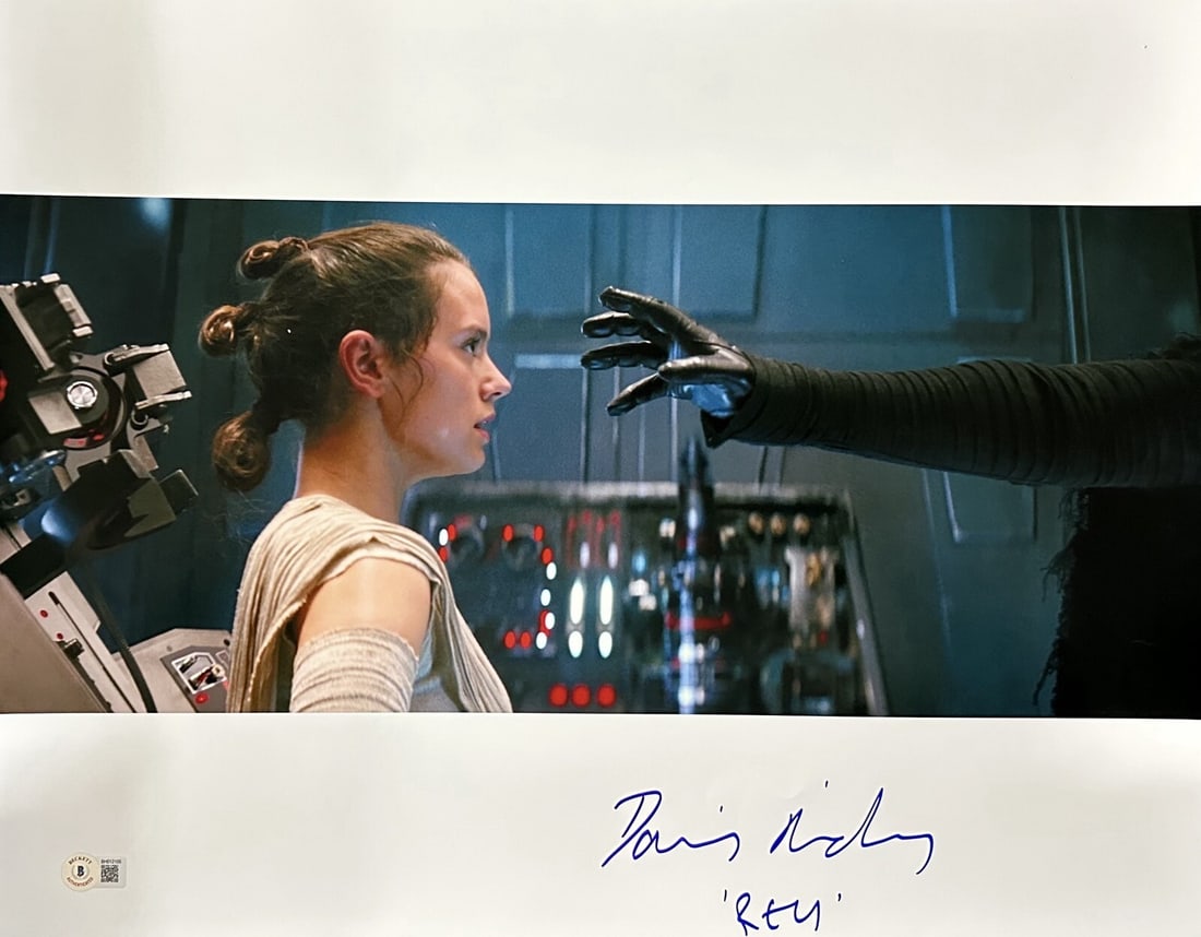 16x20 Star Wars Force Awakens Photo Signed and Inscribed by Daisy Ridley Beckett: 16x20 Star Wars Force Awakens Photo Signed and Inscribed by Daisy Ridley Beckett This is a 16x20 autographed photograph from Star Wars: The Force Awakens, featuring Daisy Ridley in her role as Rey. Th