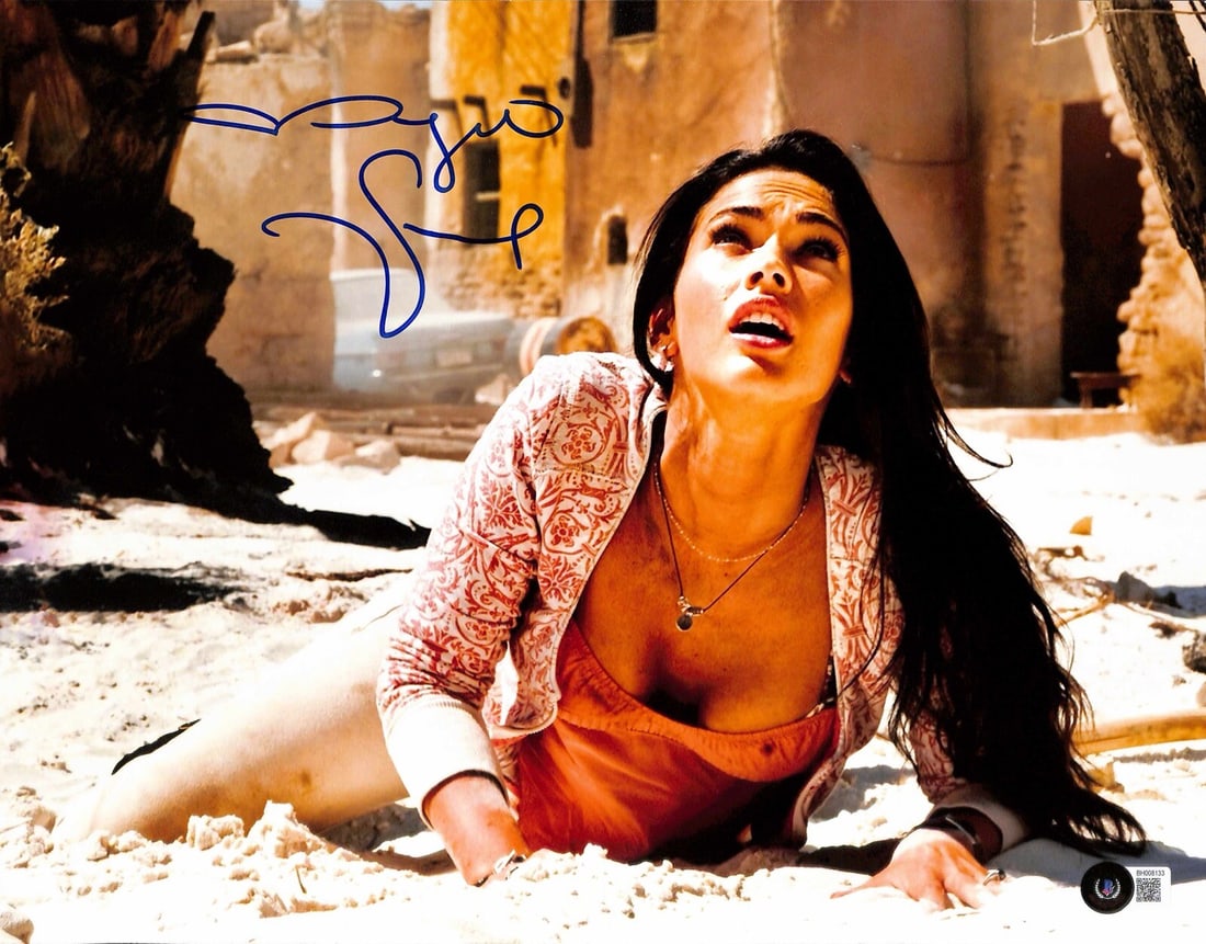 Megan Fox Autographed 11x14 Transformers Photo Beckett Certification: Megan Fox Autographed 11x14 Transformers Photo Beckett Certification This stunning 11x14 photograph captures actress Megan Fox in her role as "Mikaela Banes" from the blockbuster film Transformers. Th