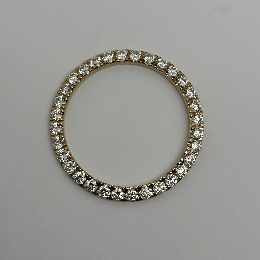 Custom 10K Yellow Gold Diamond Bezel 4.0 Ct for Rolex Datejust 36mm: Custom 10K Yellow Gold Diamond Bezel 4.0 Ct for Rolex Datejust 36mm Enhance your Rolex Datejust with this exquisite custom 10K yellow gold diamond bezel, featuring a stunning total weight of 4.0 ct. D