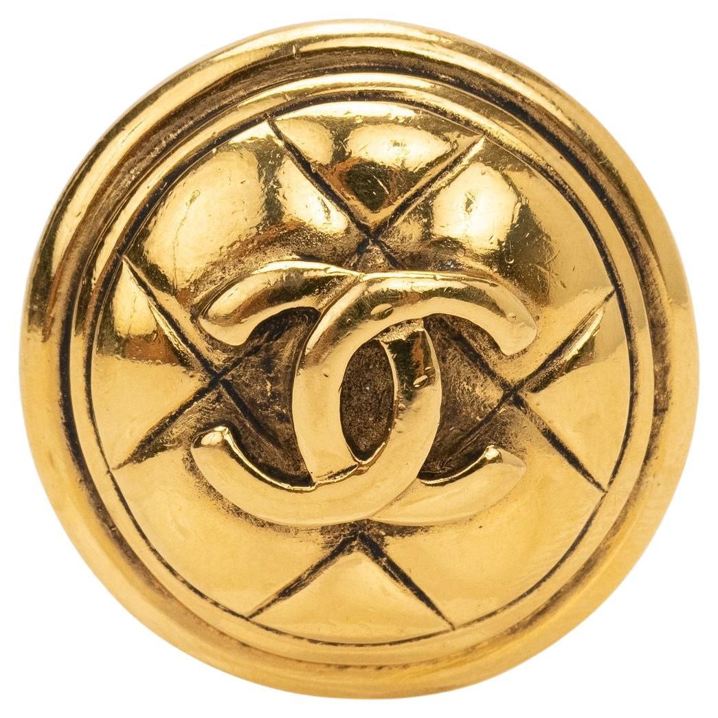 Chanel CC Logo Quilted Gold Tone Brooch 1980s (1 of 4)