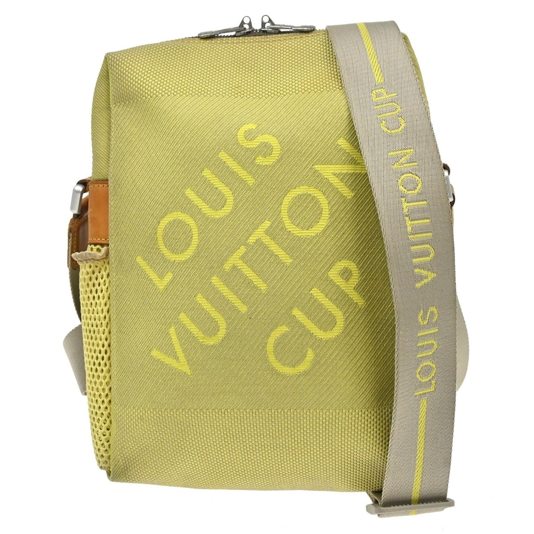 Louis Vuitton Weatherly Yellow Damier Geant Shoulder Bag M80636: Louis Vuitton Weatherly Yellow Damier Geant Shoulder Bag M80636 Vintage Louis Vuitton Weatherly shoulder bag in yellow Damier Geant canvas with leather trim. This small shoulder bag features a zip clo