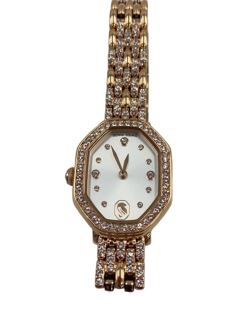 Swarovski Swiss Quartz Ladies Wristwatch 5715517: Swarovski Swiss Quartz Ladies Wristwatch 5715517 This Swarovski quartz wristwatch for women features a Swiss-made movement and a classic design. The watch is pre-owned and shows slight signs of use. I