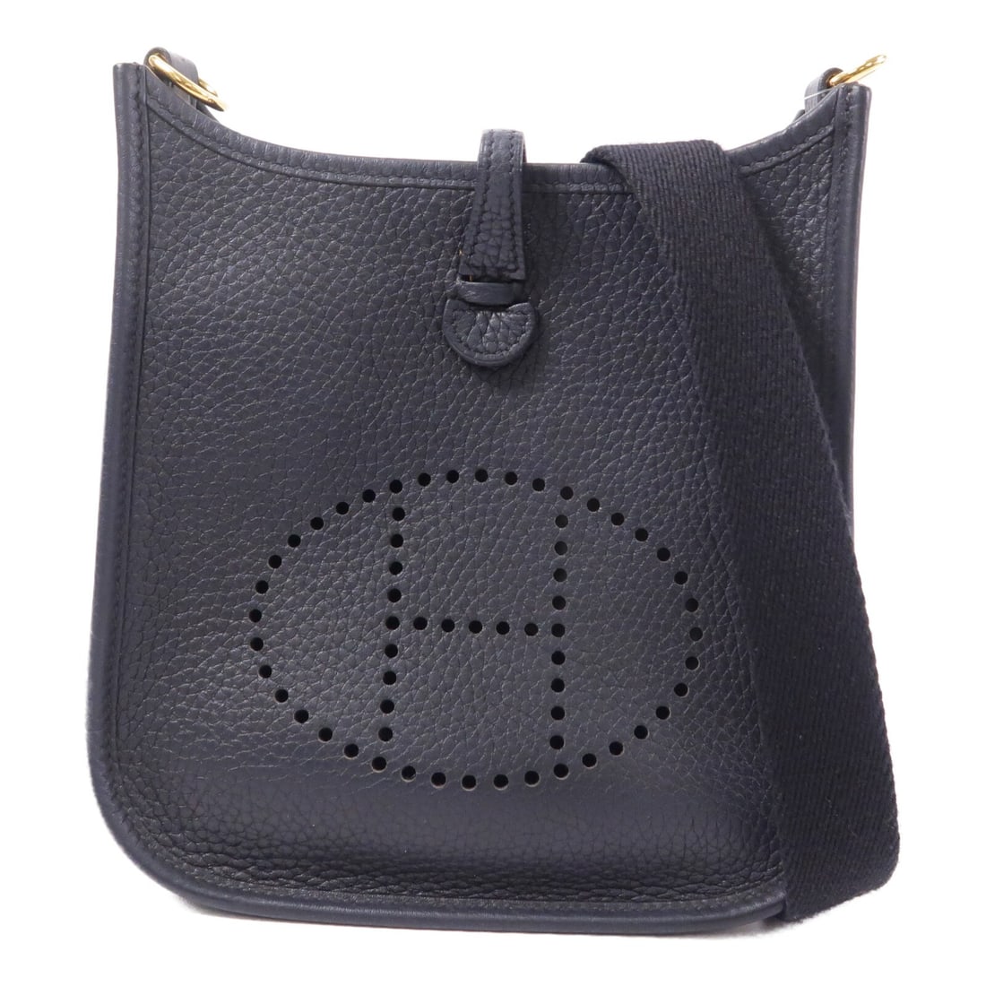 Hermes Evelyne TPM Taurillon Clemence Shoulder Bag Noir Black: Hermes Evelyne TPM Taurillon Clemence Shoulder Bag Noir Black Hermes Evelyne TPM shoulder bag in Noir black, made in France. It is crafted from Taurillon Clemence leather and calfskin (cowhide), and c