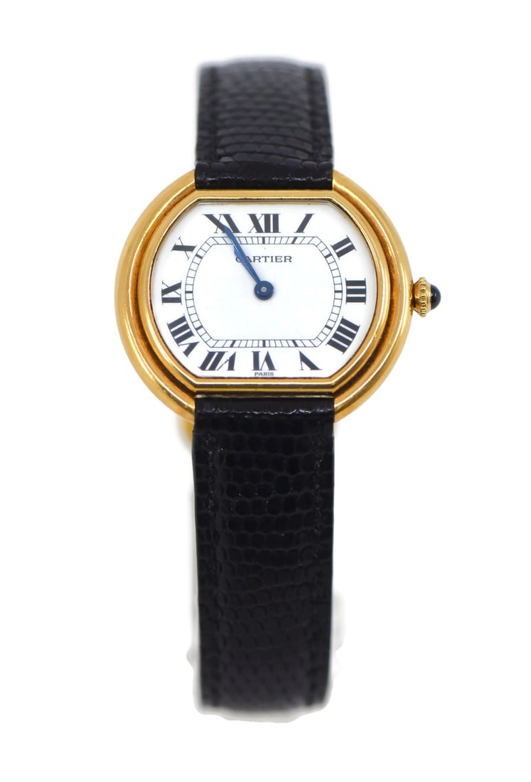 Cartier Gondole Ellipse 18K Yellow Gold Watch 32mm with Box: Cartier Gondole Ellipse 18K Yellow Gold Watch 32mm with Box Experience timeless elegance with the Cartier Gondole Ellipse wristwatch. This exquisite timepiece features a 32 mm yellow gold case, showca