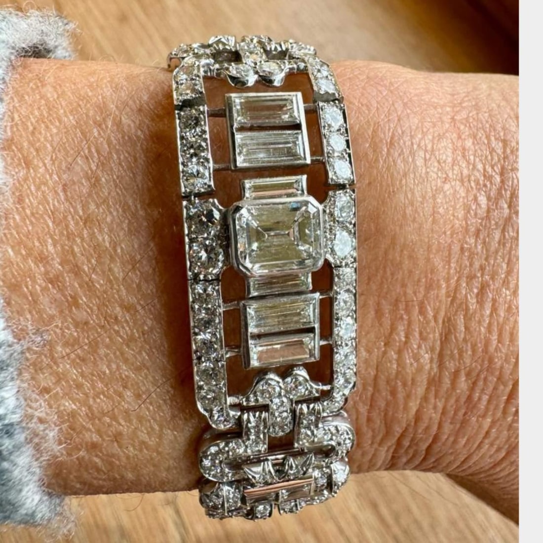 Art Deco Platinum Diamond Bracelet 19.75 Ct with 3 Large Stones: Art Deco Platinum Diamond Bracelet 19.75 Ct with 3 Large Stones This exquisite Art Deco bracelet showcases a stunning combination of diamonds, including three larger stones weighing approximately 4.75