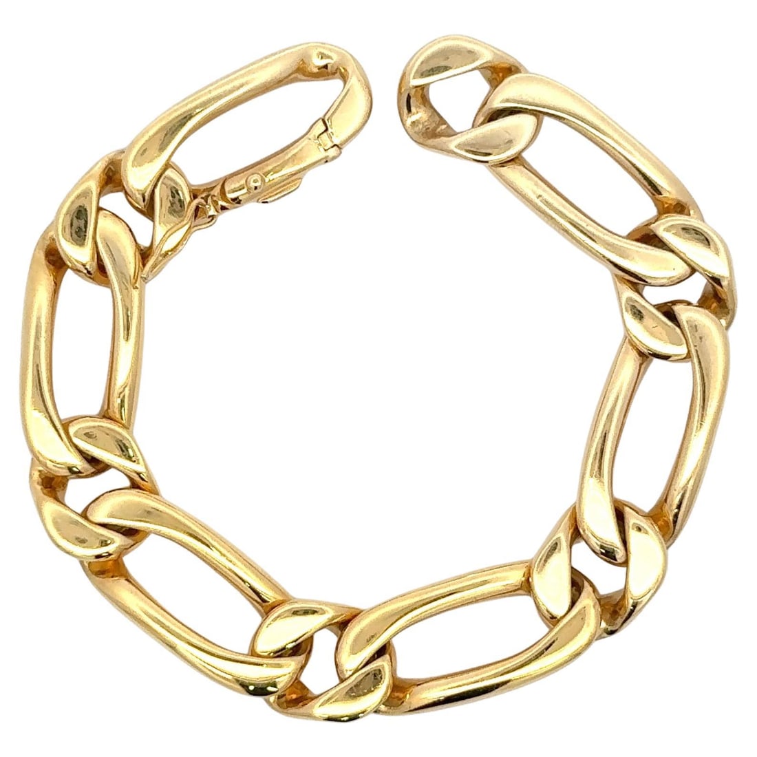 Harbor Diamonds 18K Yellow Gold Figaro Bracelet 62.7g 7.13in Contemporary Design: Harbor Diamonds 18K Yellow Gold Figaro Bracelet 62.7g 7.13in Contemporary Design This stunning 18 Karat Yellow Gold Figaro Bracelet features a contemporary design with high-polished links that exude e