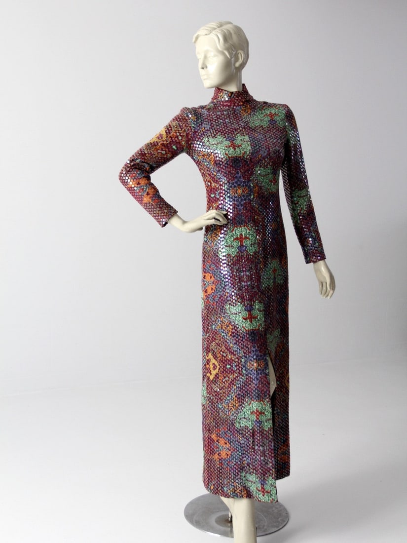 Vintage 70s Malcolm Starr Sequin Maxi Dress Asian Print: Vintage 70s Malcolm Starr Sequin Maxi Dress Asian Print Step back in time with this stunning Vintage 70s Sequin Maxi Dress by Malcolm Starr, designed by Elinor Simmons. This eye-catching dress showcas