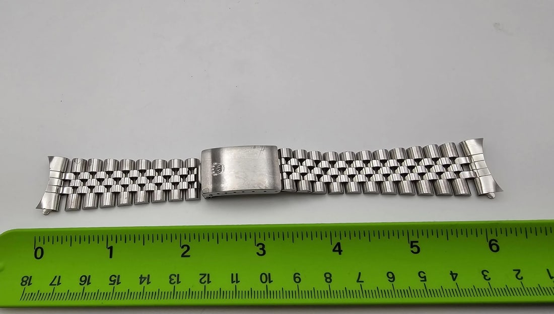 Rolex 62510H Jubilee watch bracelet steel 20mm hidden clasp: Rolex 62510H Jubilee watch bracelet steel 20mm hidden clasp Rolex Jubilee bracelet band in stainless steel, designed for a Rolex Datejust 16220. This pre-owned bracelet features a hidden clasp and rem