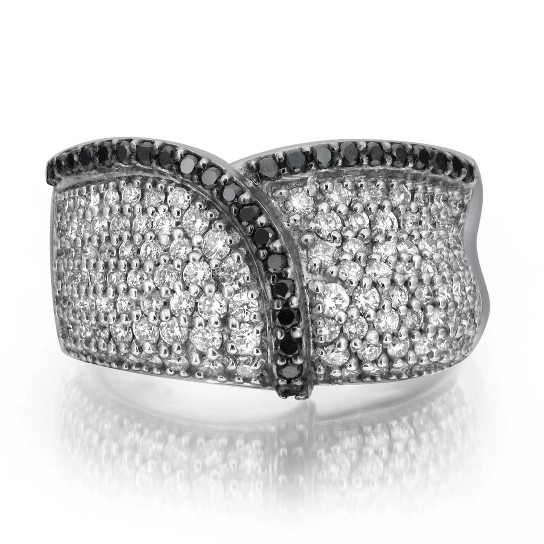 Salvini 18K White Gold Black & White Diamond Cocktail Band Ring 1.40 Ctw: Salvini 18K White Gold Black & White Diamond Cocktail Band Ring 1.40 Ctw This exquisite Salvini cocktail band ring features a stunning combination of white and black diamonds, elegantly set in a pave 