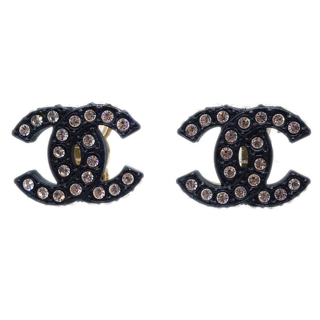 Chanel CC Clip-On Earrings Black Rhinestone Gold Plated 02A: Chanel CC Clip-On Earrings Black Rhinestone Gold Plated 02A Chanel clip-on CC logo earrings in black with rhinestone detailing. Made in France, these earrings feature a gold plated finish and a classi