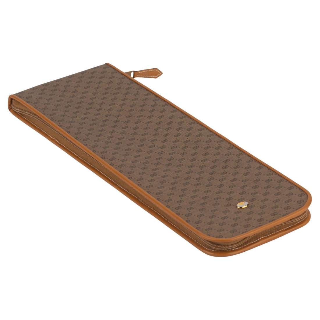 Gucci Vintage Ties Travel Case Monogram Velvet Green Italy: Gucci Vintage Ties Travel Case Monogram Velvet Green Italy Discover a rare and collectible Gucci Vintage Ties Traveling Case, elegantly designed for the discerning collector. This exquisite case featu