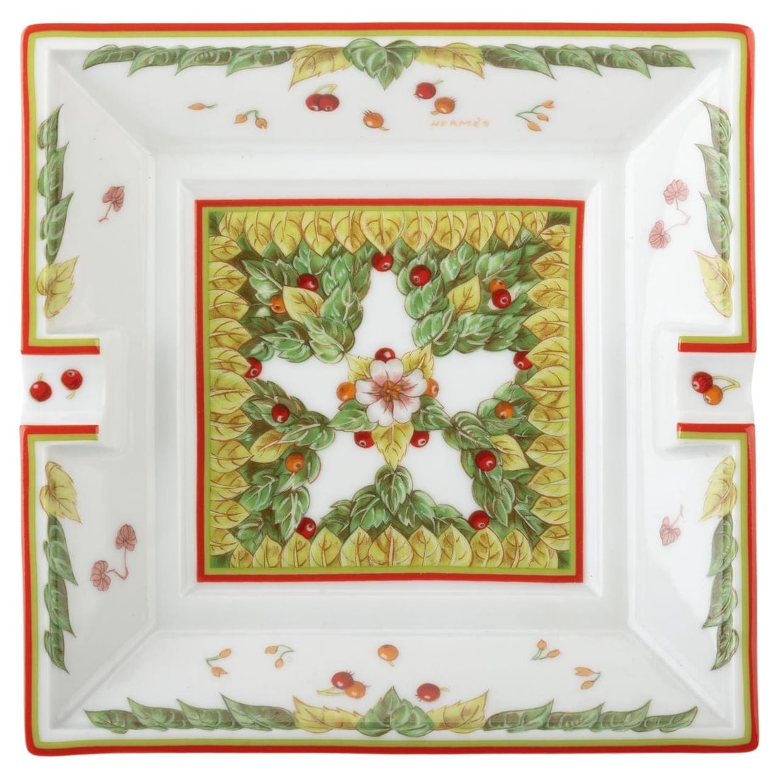 Hermes Christmas Porcelain Square Ashtray 6x6 in France: Hermes Christmas Porcelain Square Ashtray 6x6 in France This exquisite square ashtray by Hermes showcases festive Christmas decorations, making it a perfect addition to your holiday decor. Crafted fro