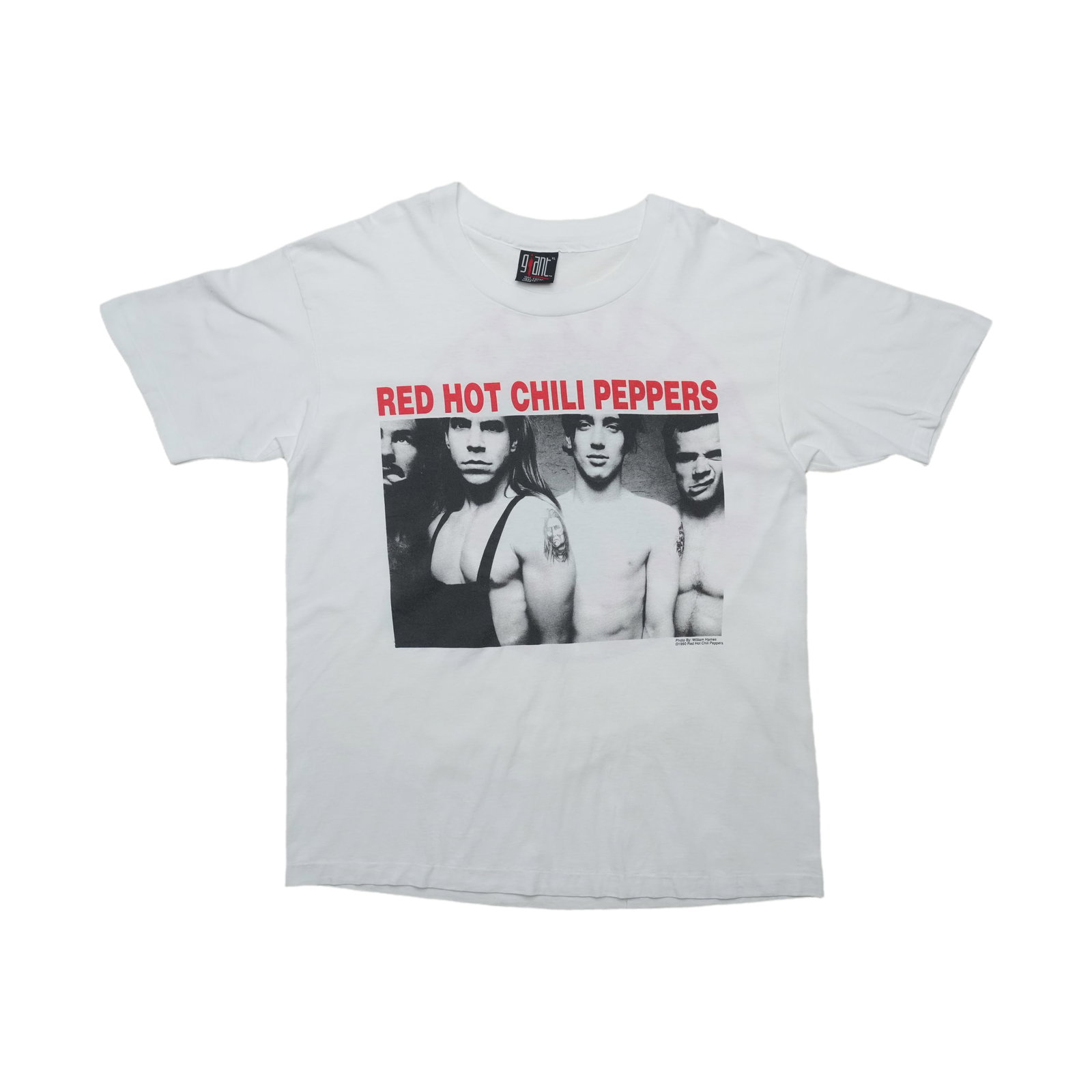 Vintage 1990 Red Hot Chili Peppers photo tee XL cotton: Vintage 1990 Red Hot Chili Peppers photo tee XL cotton This is an original vintage 1990 Red Hot Chili Peppers band photo shirt, featuring graphics on both the front and back. Made from 100% cotton, th