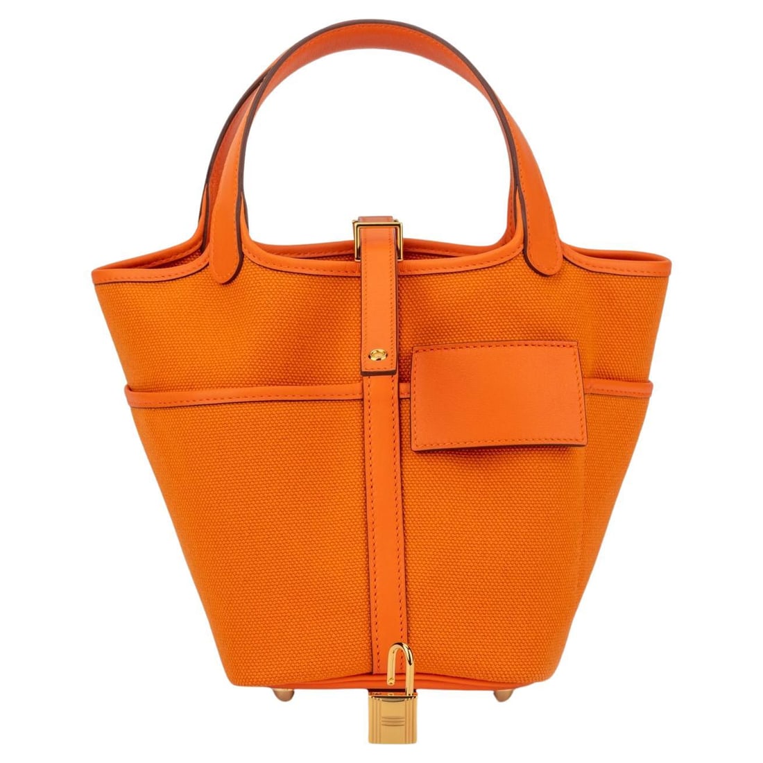 Hermes Orange Swift Toile Geoland Cargo Picotin Lock 18 Tote New in Box: Hermes Orange Swift Toile Geoland Cargo Picotin Lock 18 Tote New in Box Introducing the Hermes Orange Swift and Toile Geoland Cargo Picotin Lock 18, a stylish and functional tote perfect for everyday 