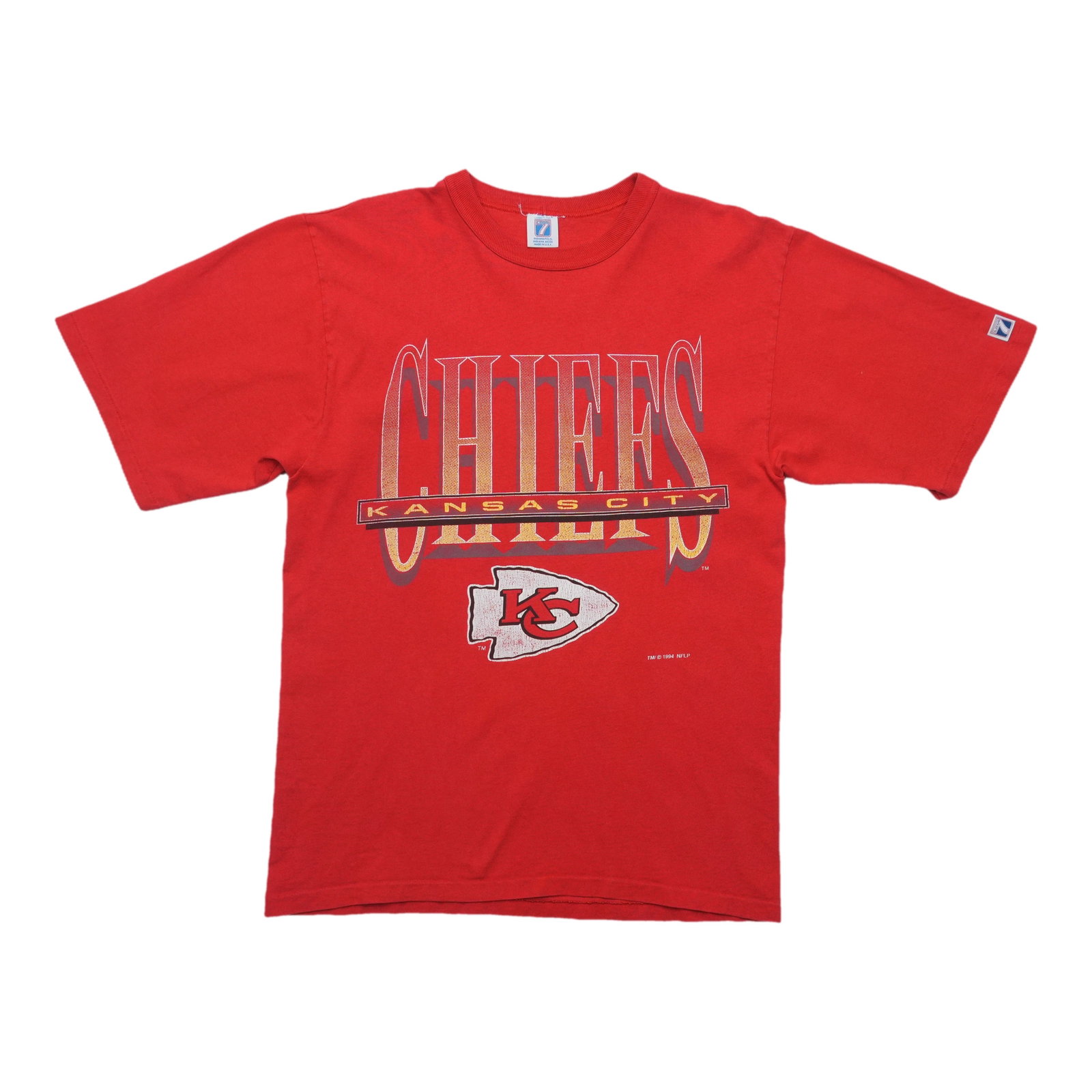 Vintage 1994 Kansas City Chiefs Red Cotton Shirt Large: Vintage 1994 Kansas City Chiefs Red Cotton Shirt Large This is an original vintage 1994 Kansas City Chiefs shirt featuring a front graphic. Made from 100% cotton, the shirt comes in red and is from th