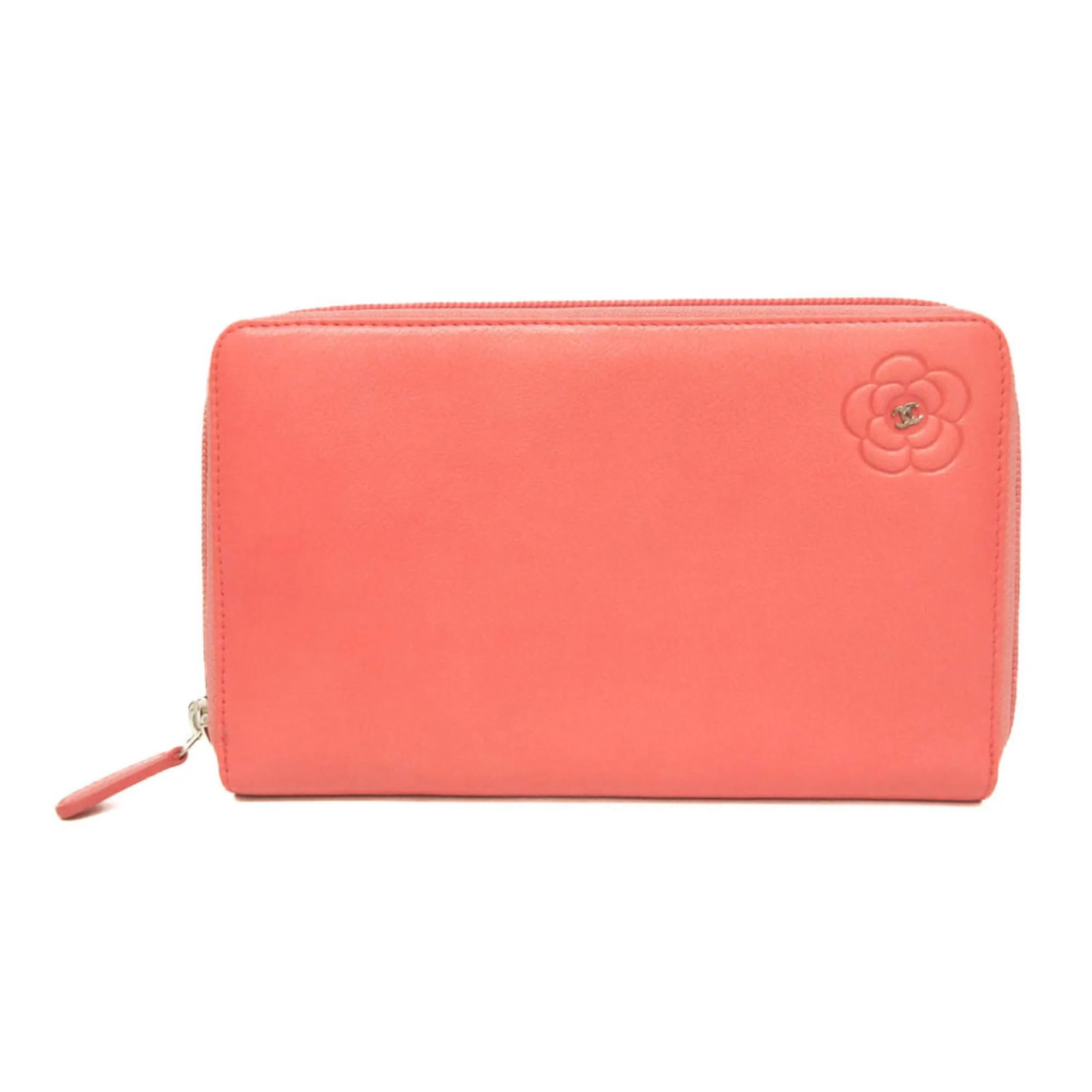 Chanel Camellia Pink Leather Zip Organizer: Chanel Camellia Pink Leather Zip Organizer This Chanel Camellia Zip Around Organizer is crafted from pink leather and features a secure zip-around closure. Designed for women, it offers spacious and o