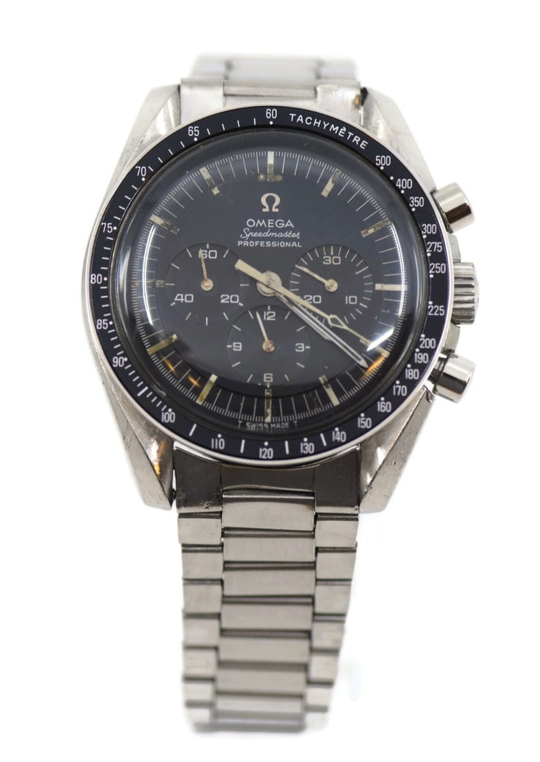 Omega Speedmaster Chronograph Stainless Steel 42mm Watch 145.022-68ST Authentic: Omega Speedmaster Chronograph Stainless Steel 42mm Watch 145.022-68ST Authentic This Omega Speedmaster Chronograph Stainless Steel Watch model 145.022-68ST is a classic timepiece renowned for its prec