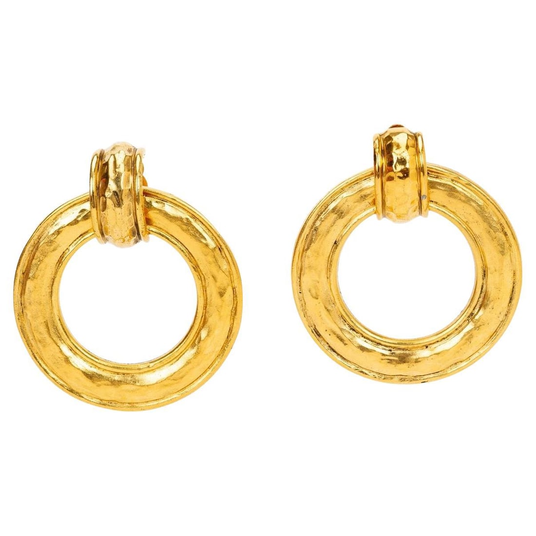 Chanel 1980s Gold Plate Detachable Hoop Earrings: Chanel 1980s Gold Plate Detachable Hoop Earrings These Chanel large hoop earrings from the 1980s feature a hammered finish and a versatile detachable design, allowing them to be worn in two different 